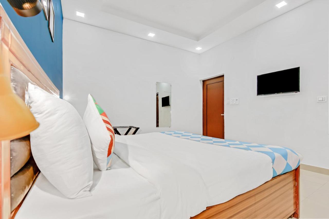 Oyo Home 64106 Comfortable Stay นิวเดลี ภายนอก รูปภาพ